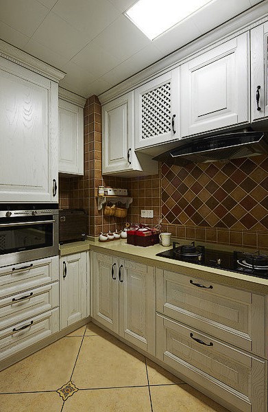 110平米三居室简美式风格厨房设计图片