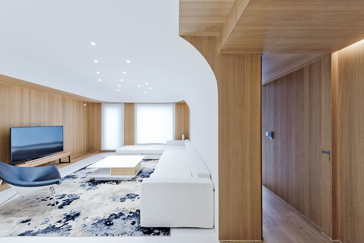 135平米房子客厅实木电视背景墙设计图