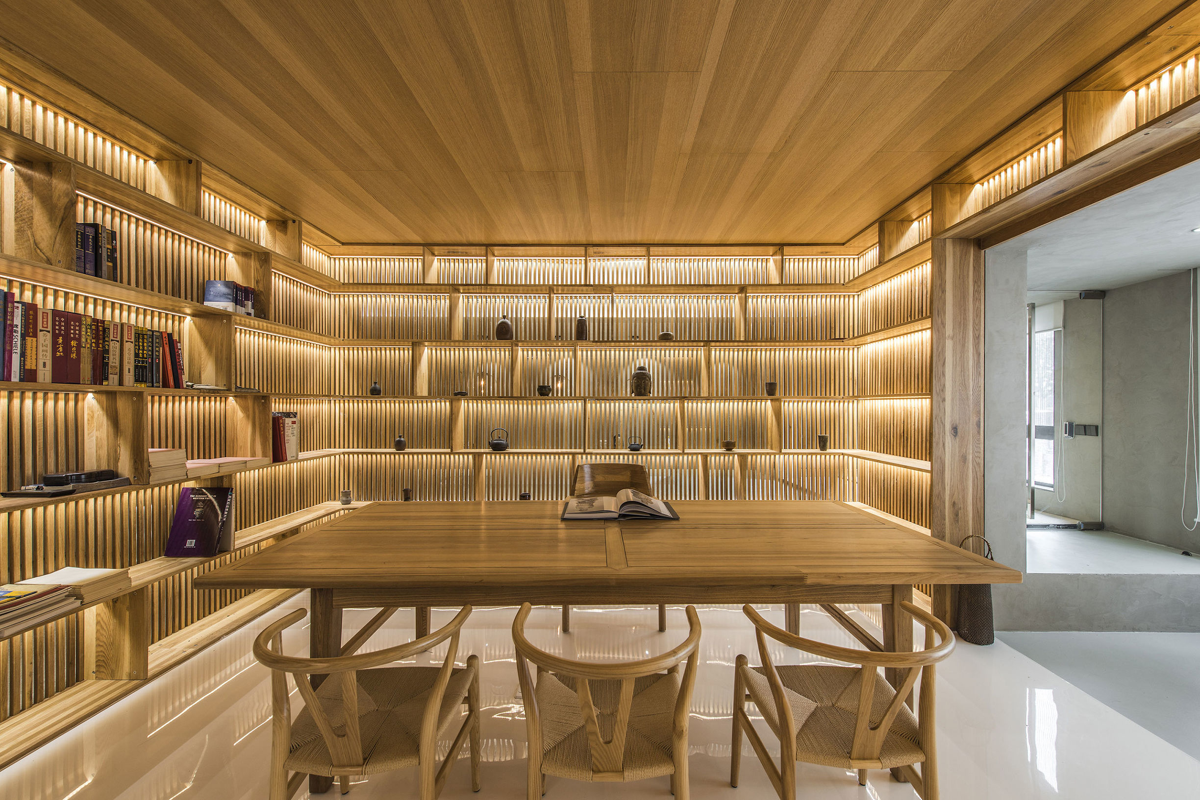 135平米房子书房实木装修设计图