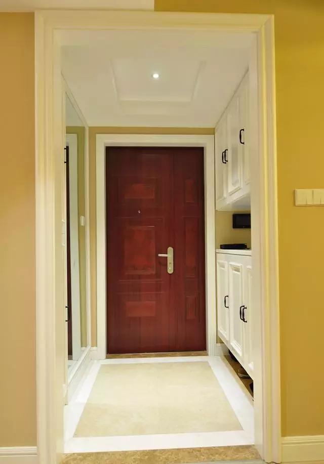 140平米三居简美式风格入户门厅设计图片