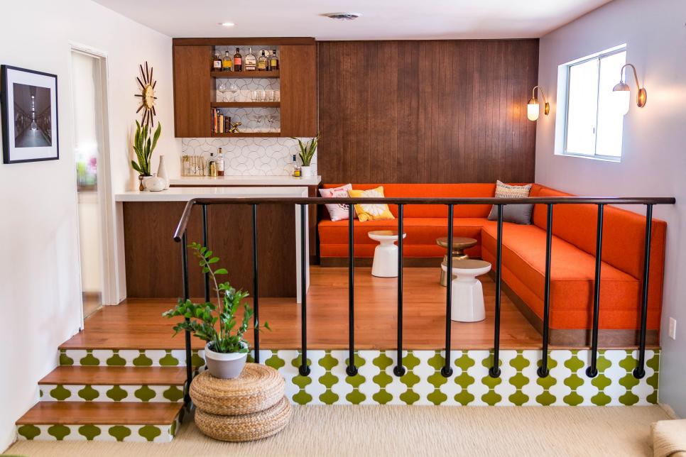 2019温馨家庭休闲区橘色沙发设计图片