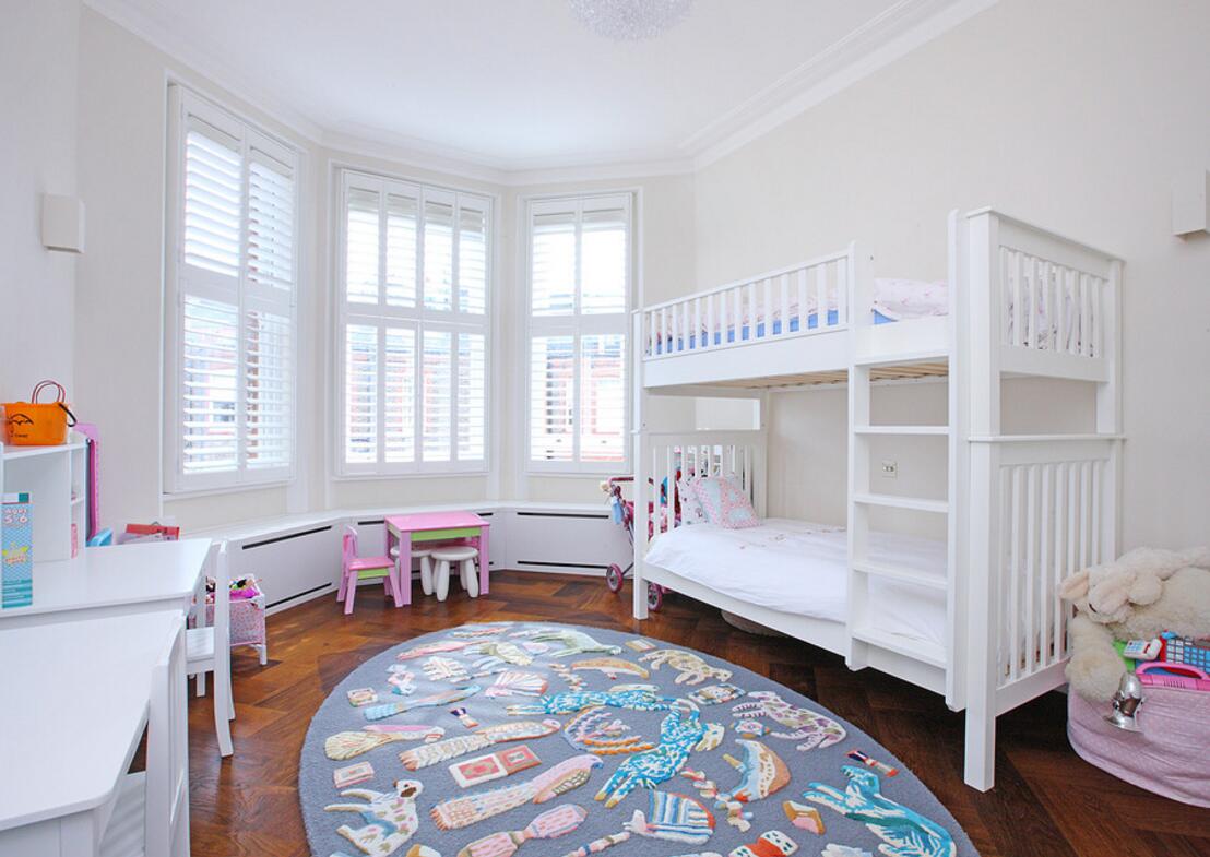 纯欧式风格家庭儿童房布置图片