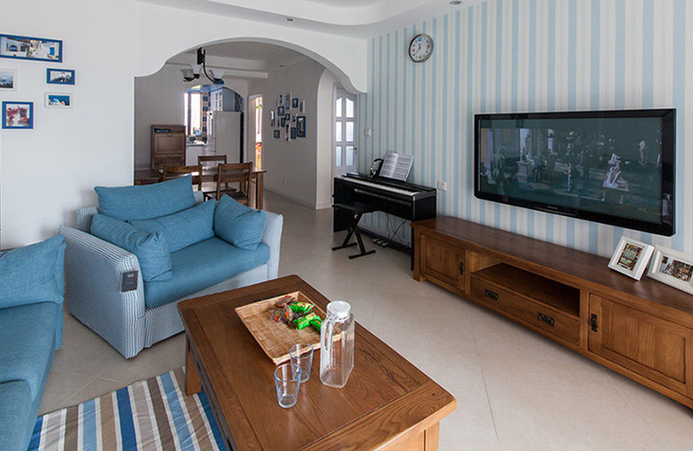 地中海风格89平米三居客厅电视墙装修实景图