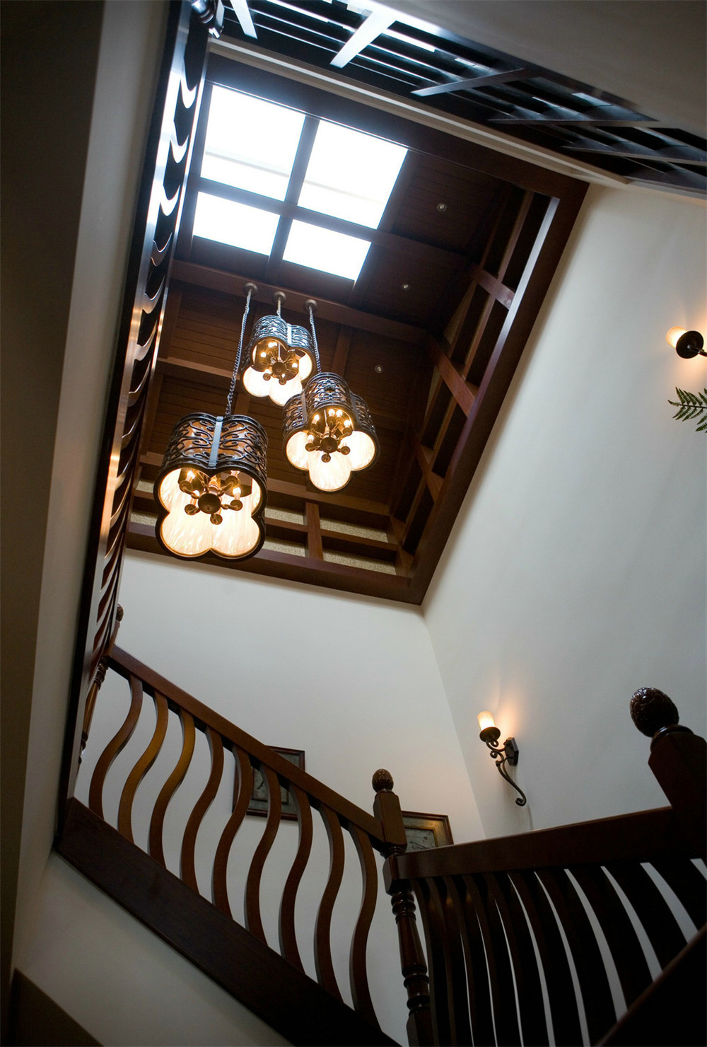 复式别墅楼梯间吊顶灯具设计装修图