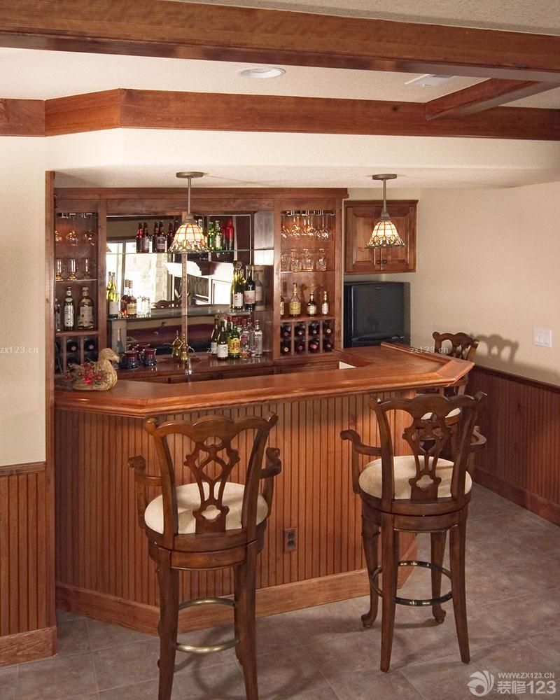 古典欧式风格复式楼家庭酒吧吧台装修效果图