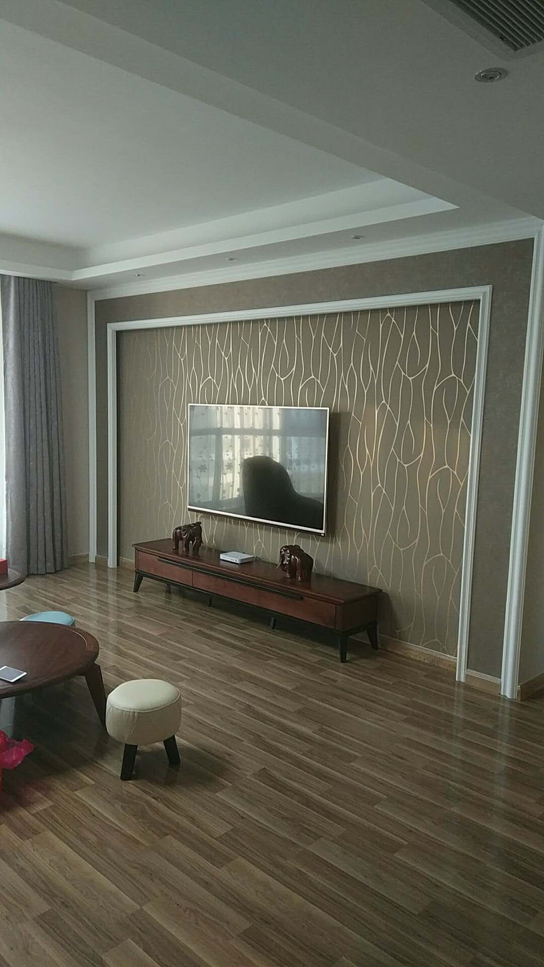 简约风格120平三居客厅电视墙装修图片