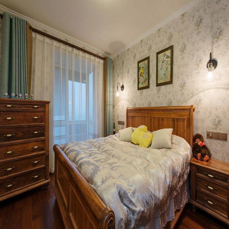 美式风格110平方米三室卧室实木床设计图片