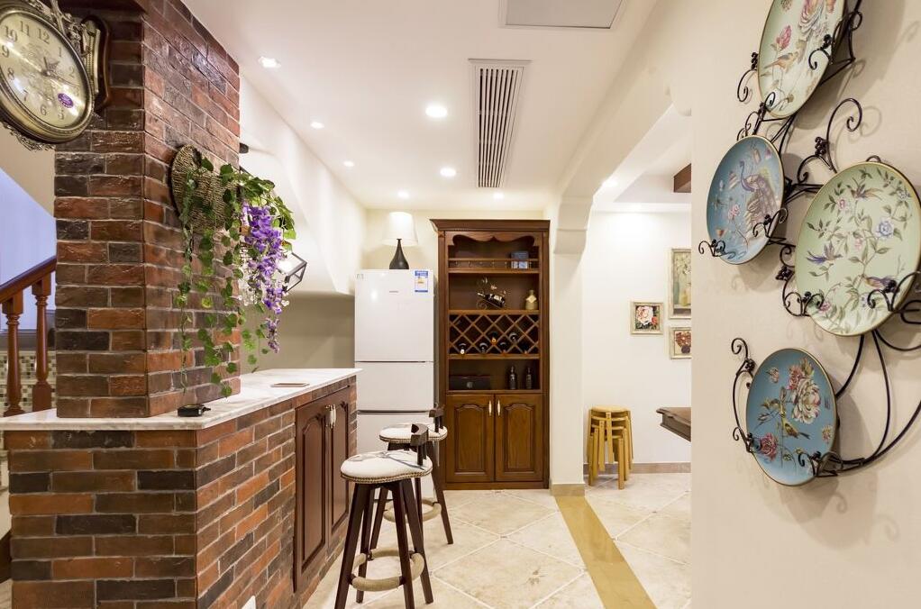 美式风格住宅室内吧台酒柜装修设计图2019