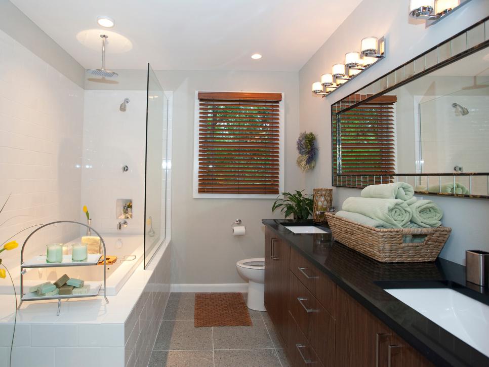 温馨时尚家庭浴室砖砌浴缸装修效果图片