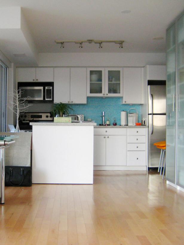 现代宜家风格家居厨房橱柜玻璃门板图片